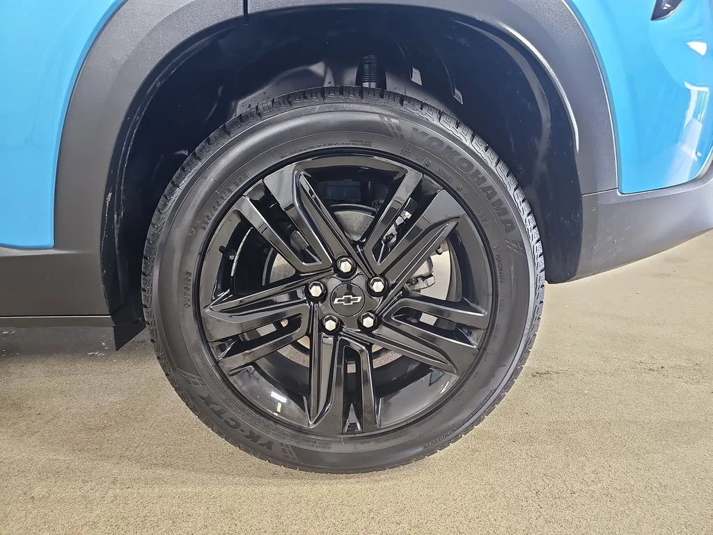 Certified Used 2025 Blue Chevrolet ACTIV image 37