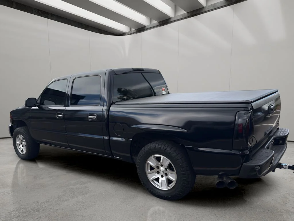 Used 2006 Onyx Black GMC SLE1 image 3