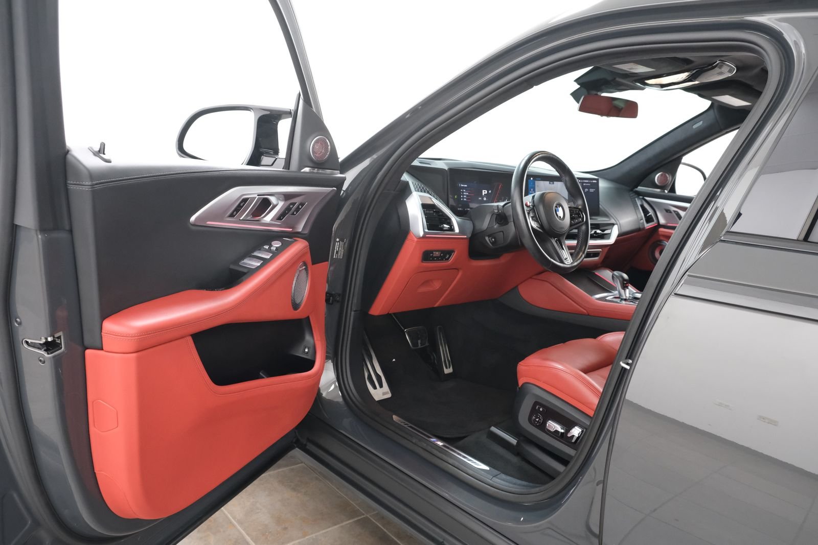 Used 2023 Dravit Gray Metallic BMW Base image 25