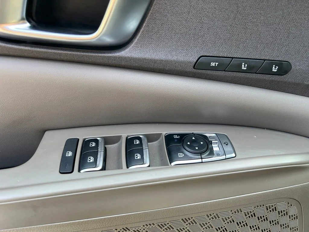Used 2026 White Kia EX image 14