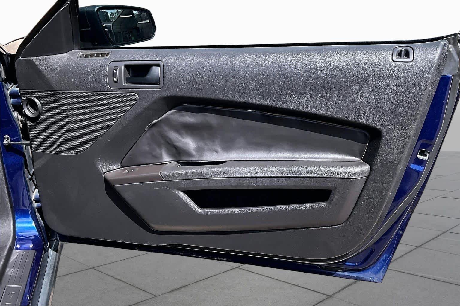 Used 2012 Kona Blue Metallic Ford V6 image 23
