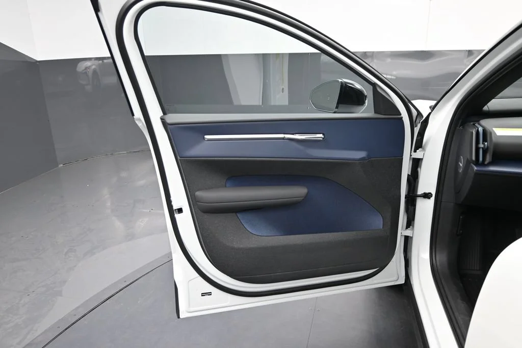 New 2026 Crystal White Volvo Twin Motor Performance Ultra image 21