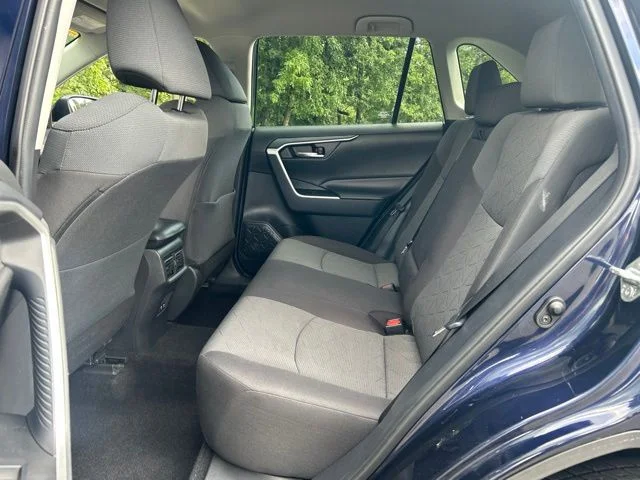 Used 2020  Toyota XLE image 30