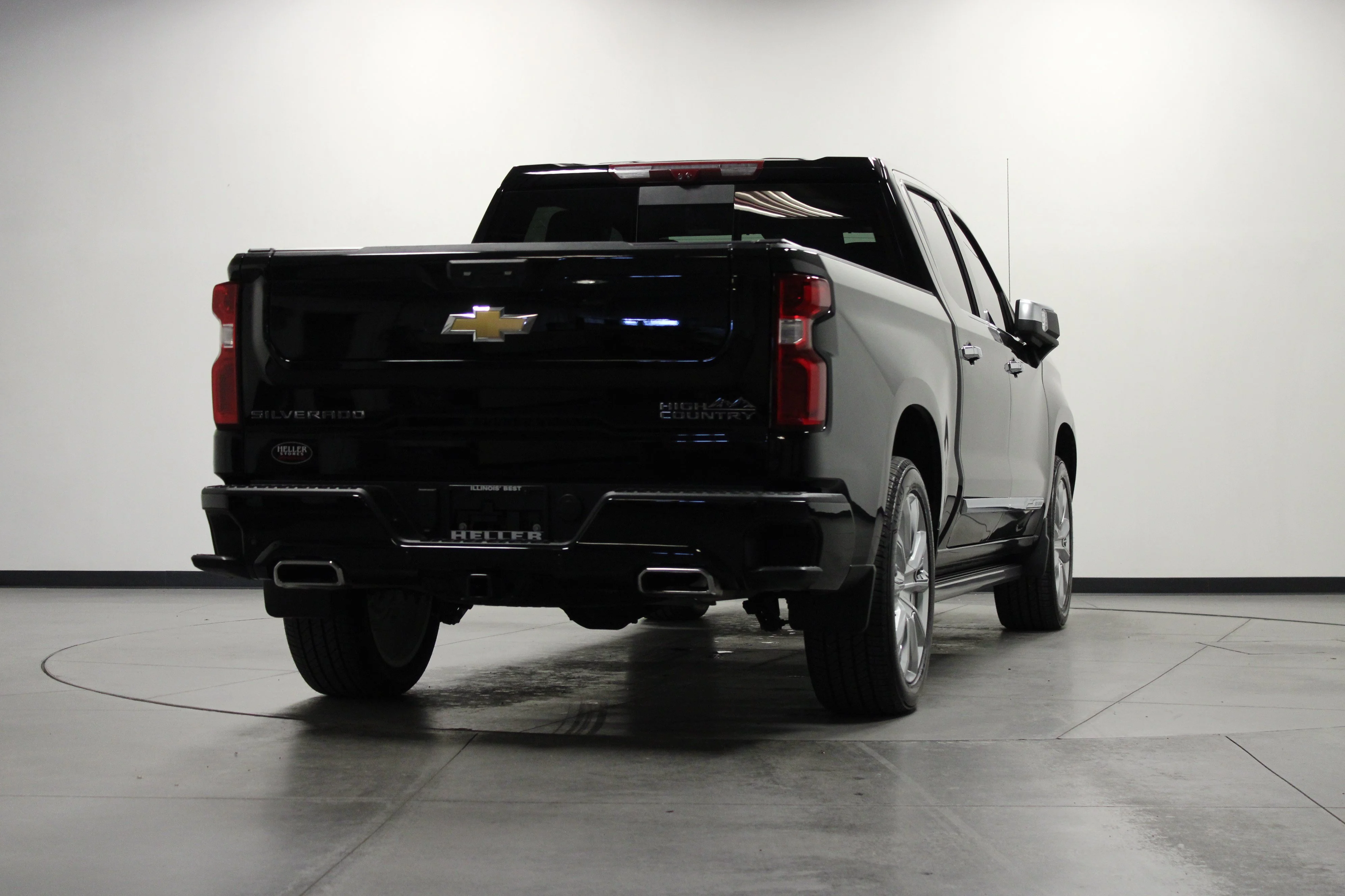 Used 2026 Black Chevrolet High Country image 4