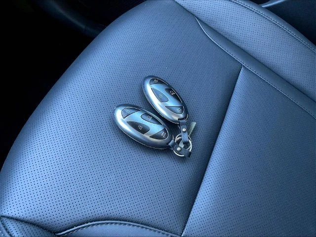 Used 2025 Gray Hyundai SEL Convenience image 36