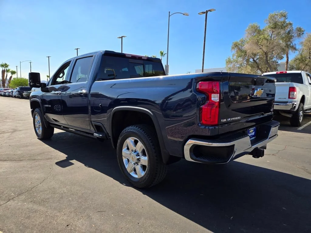 Used 2022 Northsky Blue Metallic Chevrolet LTZ image 4