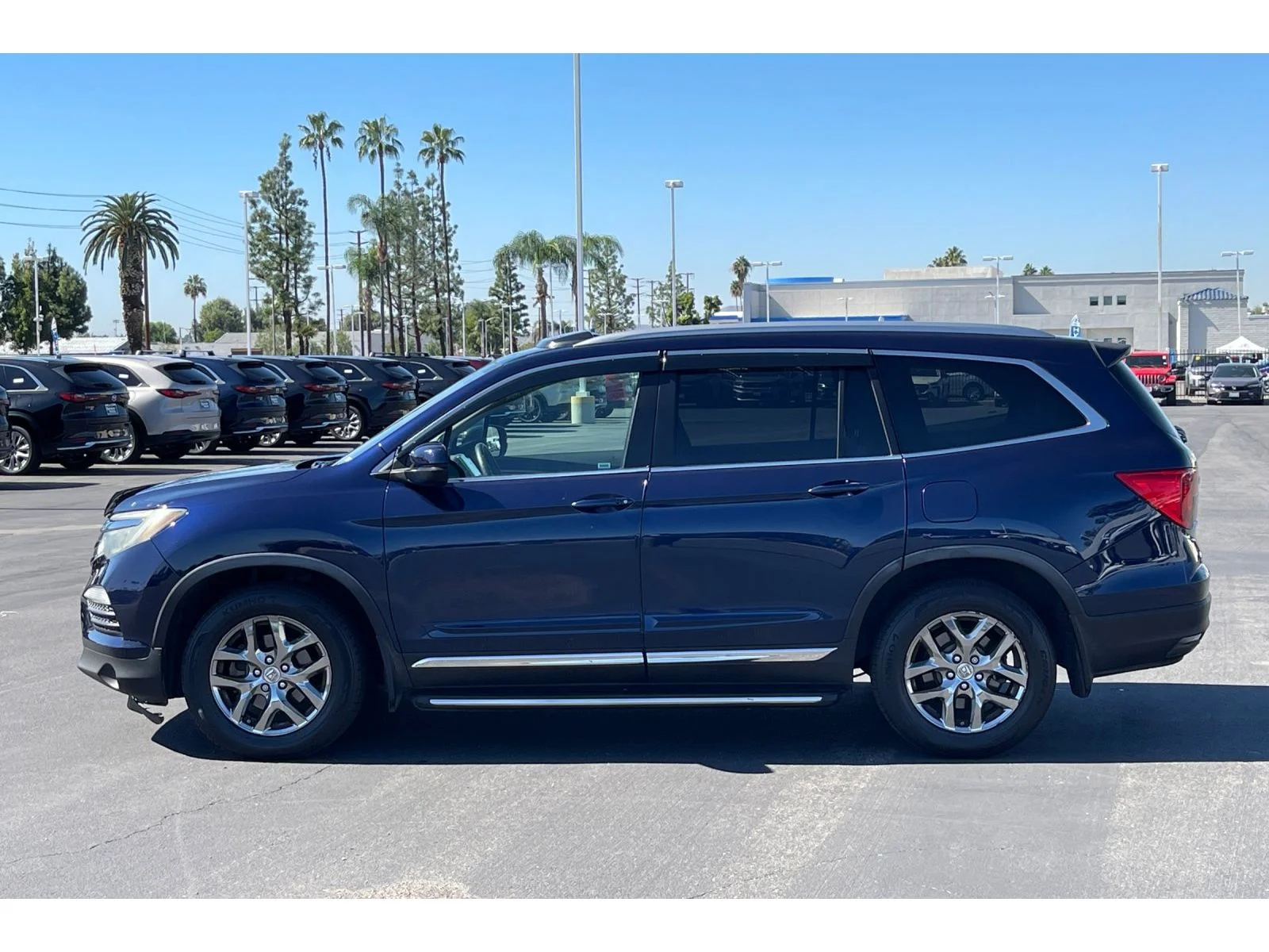 Used 2016 Obsidian Blue Pearl Honda EX-L image 2
