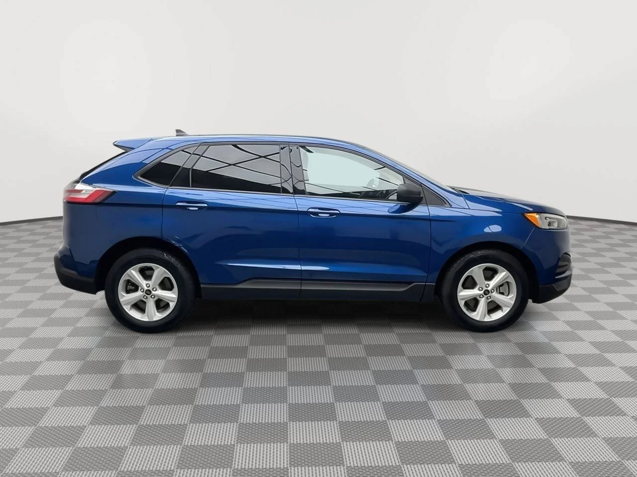 Used 2023 Blue Ford SE image 34