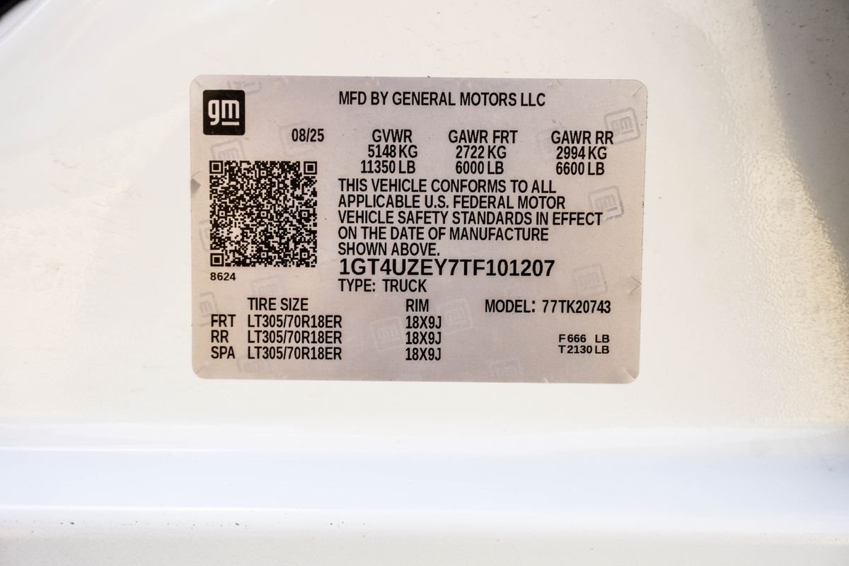 Used 2026 White GMC AT4X image 41