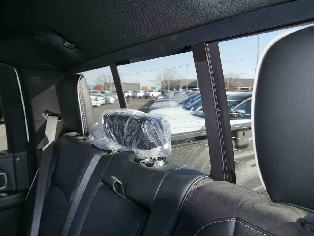 New 2026 Bright White Clear-Coat Exterior Paint RAM LARAMIE image 23