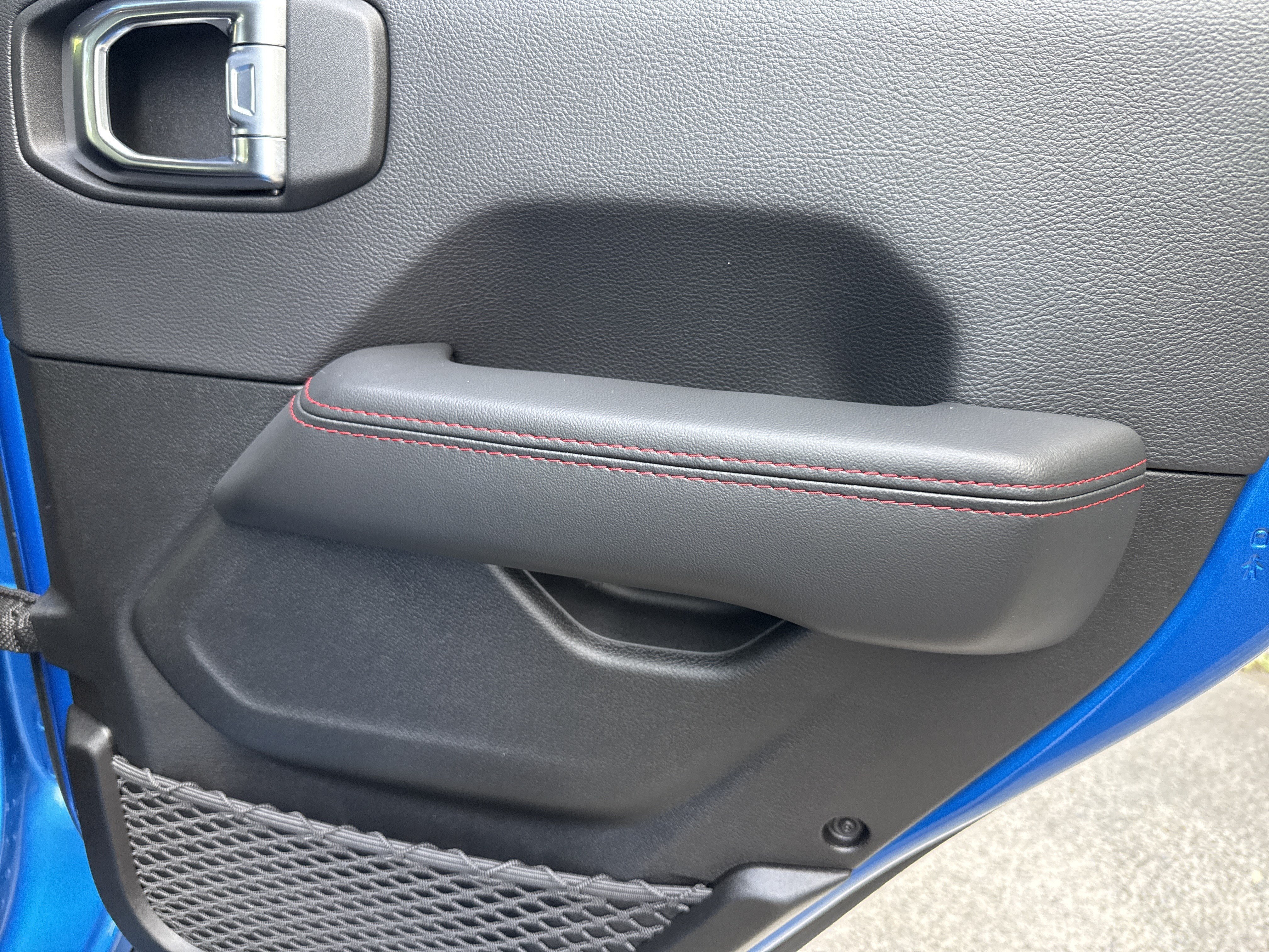 Used 2024 Hydro Blue Pearlcoat Jeep Rubicon X image 18