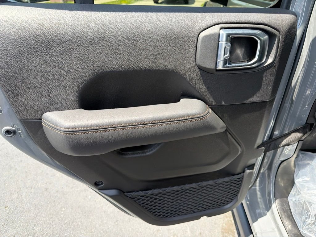 Used 2023 Gray Jeep Rubicon 392 image 12