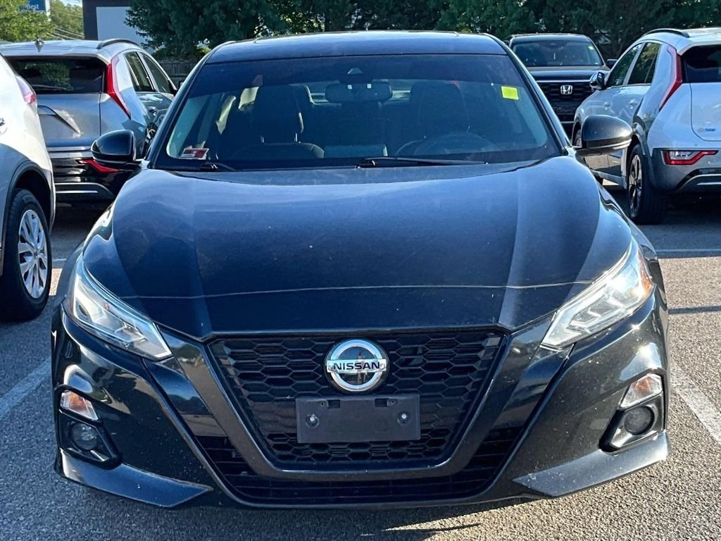 Used 2019 Black Nissan 2.5 SL image 2