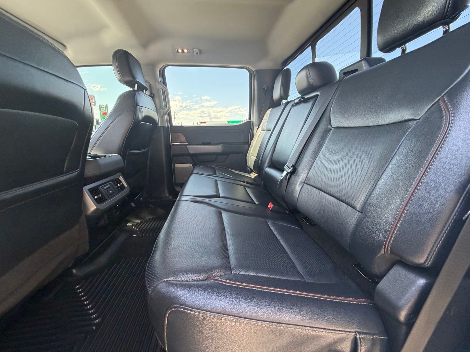 2023 Ford F-350 Super Duty Lariat - Photo 27