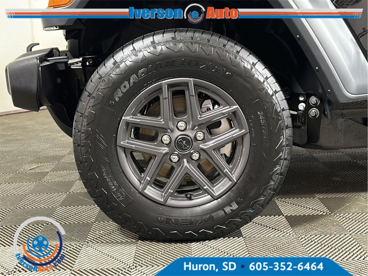 New 2027 Black Clear-Coat Paint Jeep Sport S image 5