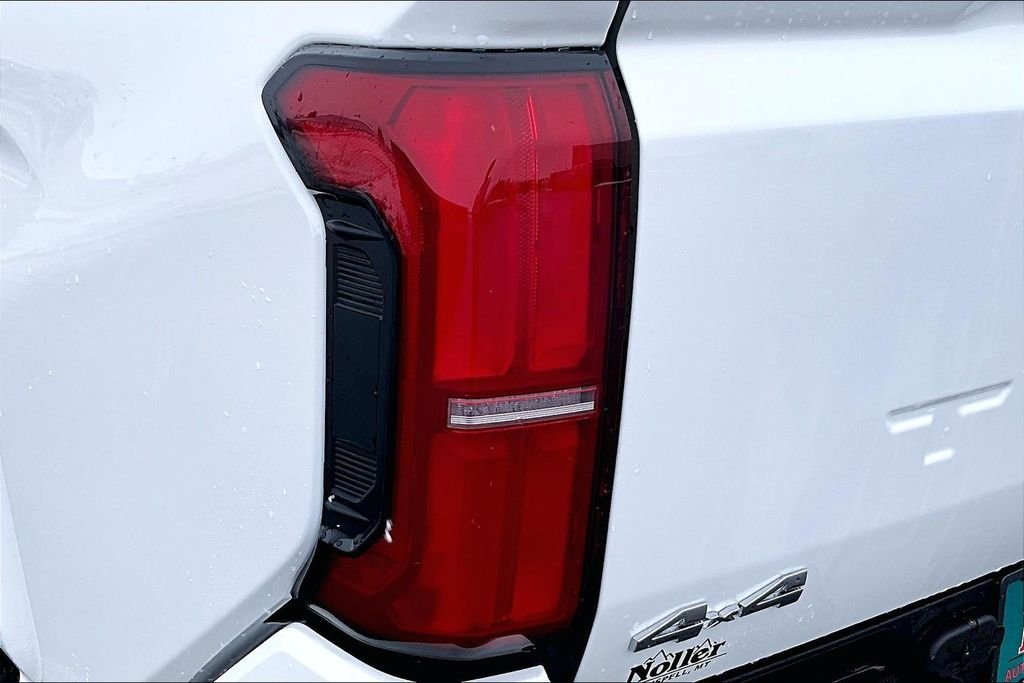 2025 Toyota Tacoma SR5 - Photo 30