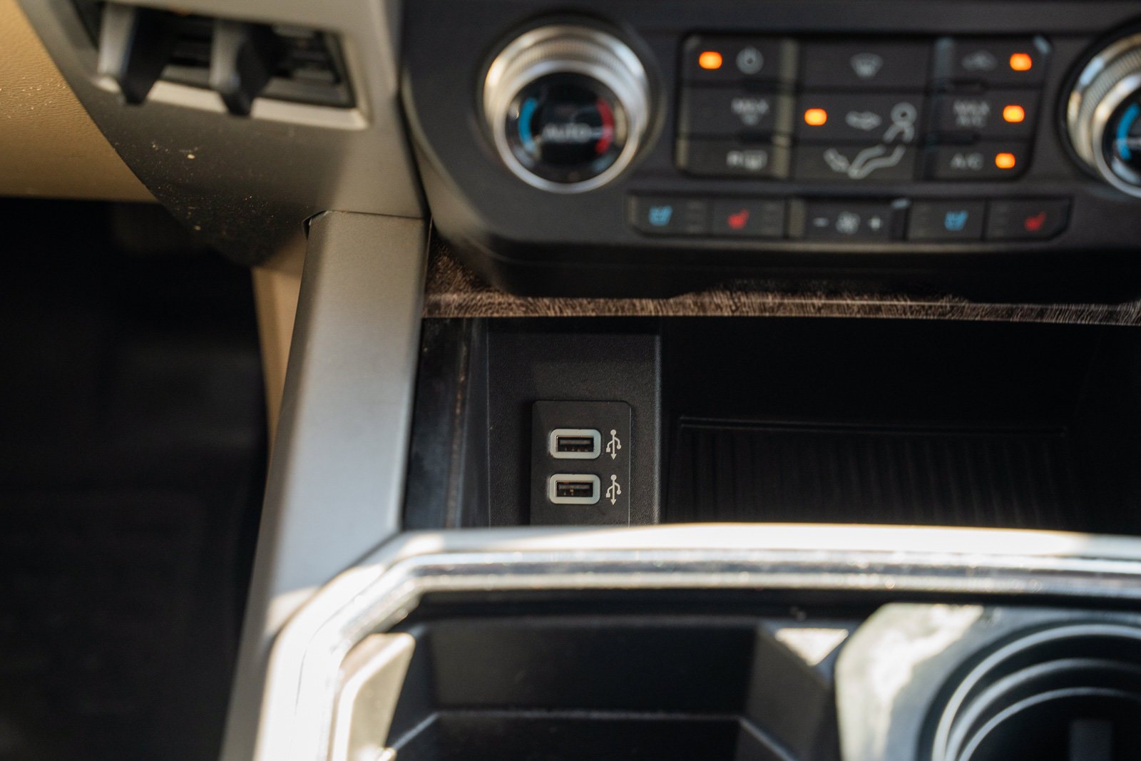 Certified Used 2019 White Ford Lariat image 42