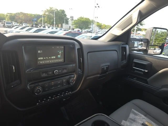 Used 2021 Silver Chevrolet Work Truck image 20