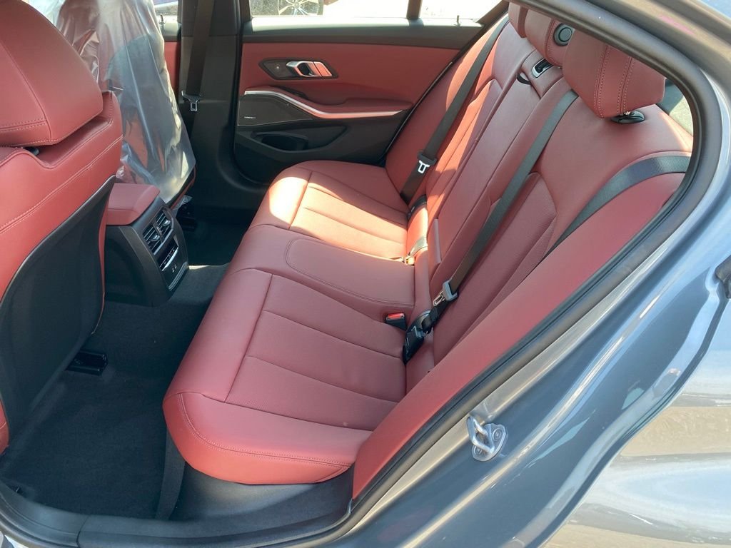 2026 BMW 3 Series 330i - Photo 7