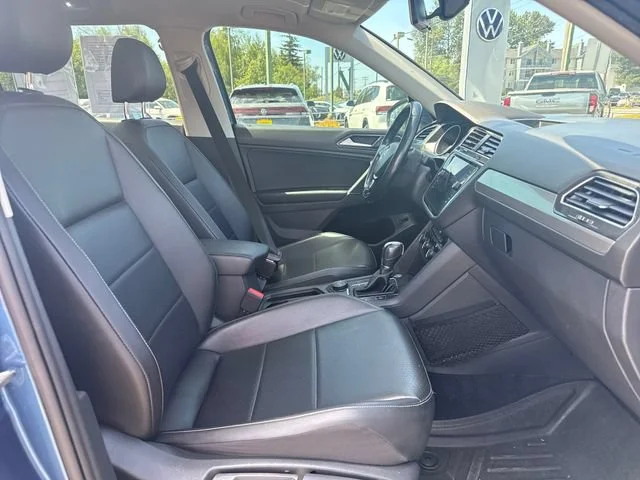 Used 2018 Blue Metallic Volkswagen SEL image 9