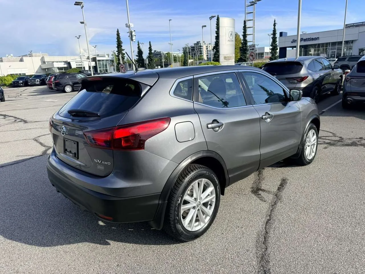 Used 2018 Gun Metallic Nissan SV FWD CVT (2) Dilawri Certified   Local BC   Regu image 5
