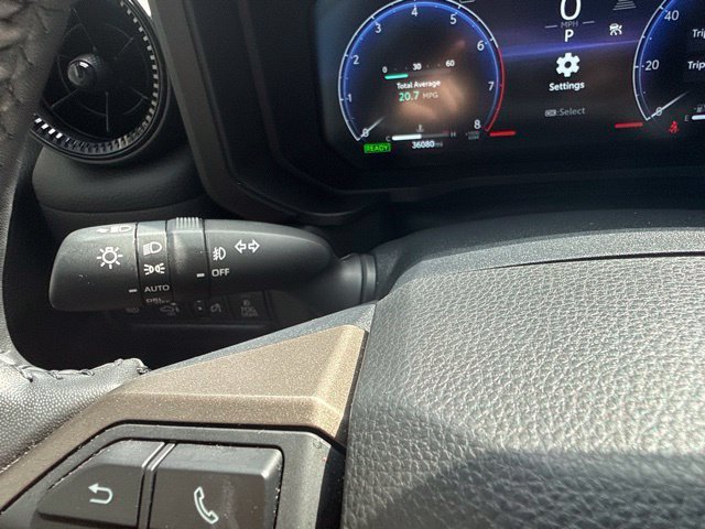 Used 2024  Toyota Base image 33