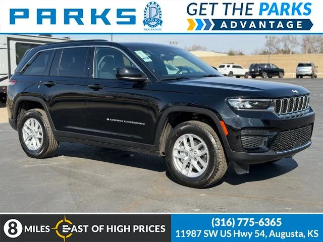 New 2026 Diamond Black Crystal Pearl-Coat Exterior Paint Jeep Laredo X image 1