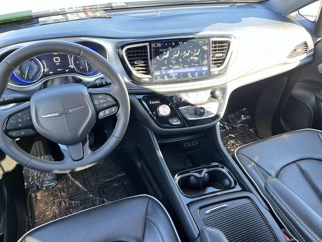 Used 2025 Black Chrysler Limited image 13