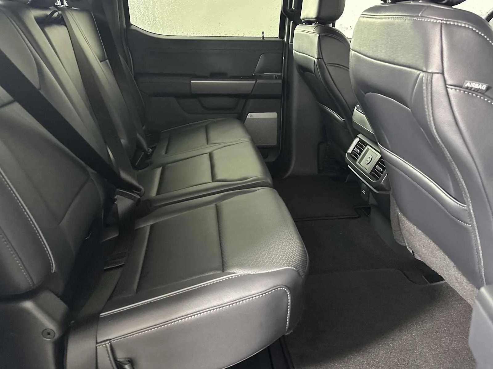 New 2026 Avalanche Gray Ford LARIAT image 19