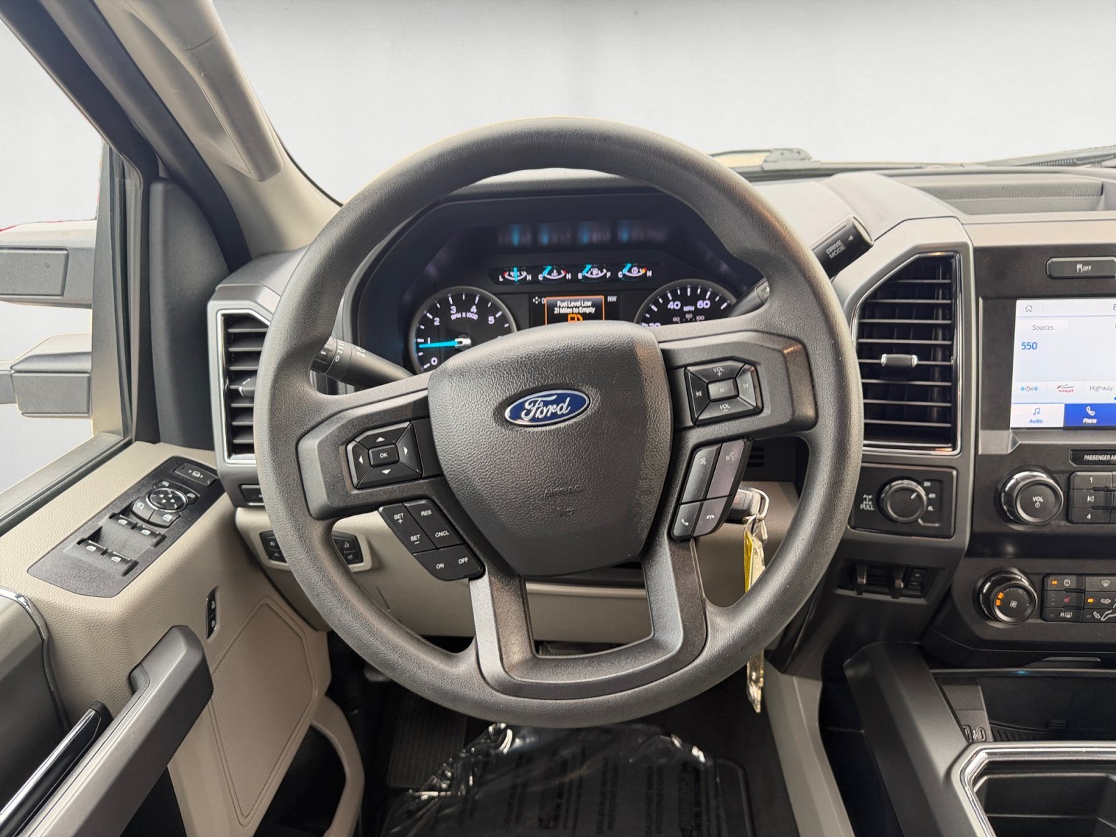 Certified Used 2022 Oxford White Ford XLT image 11