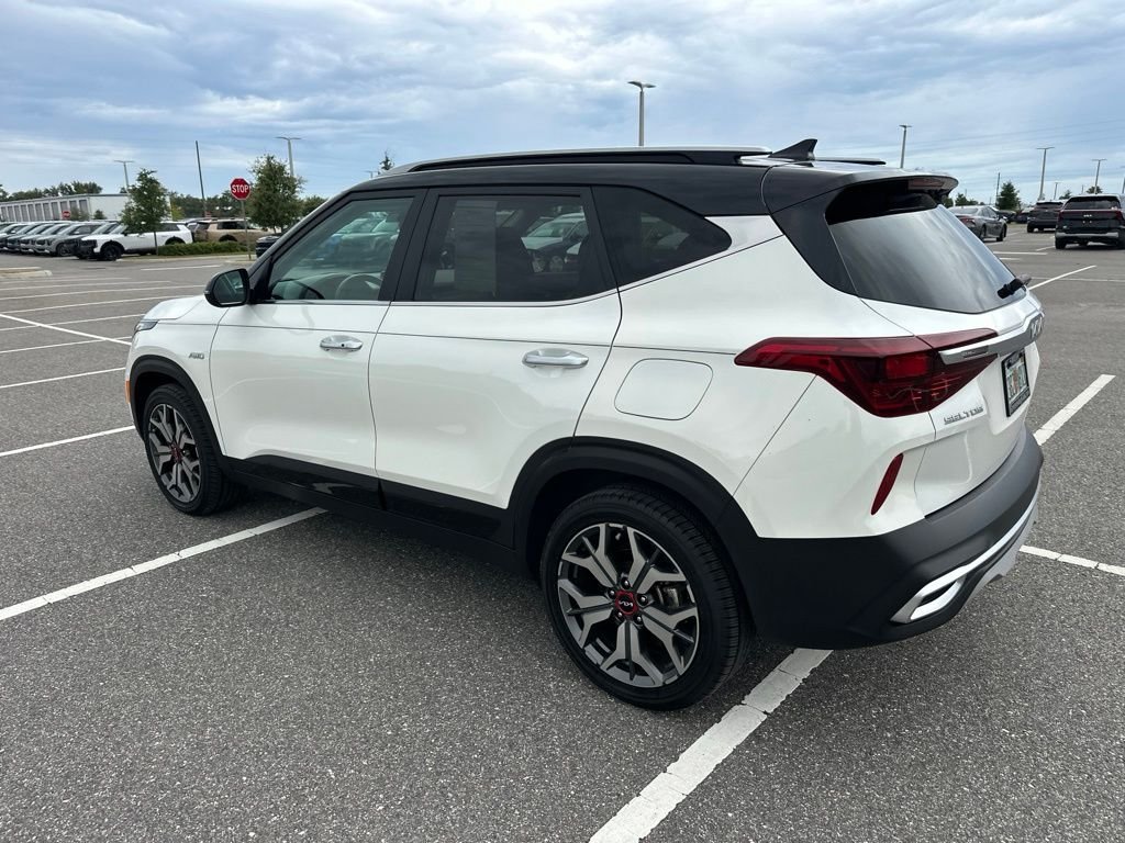 Used 2023 White Kia SX image 7