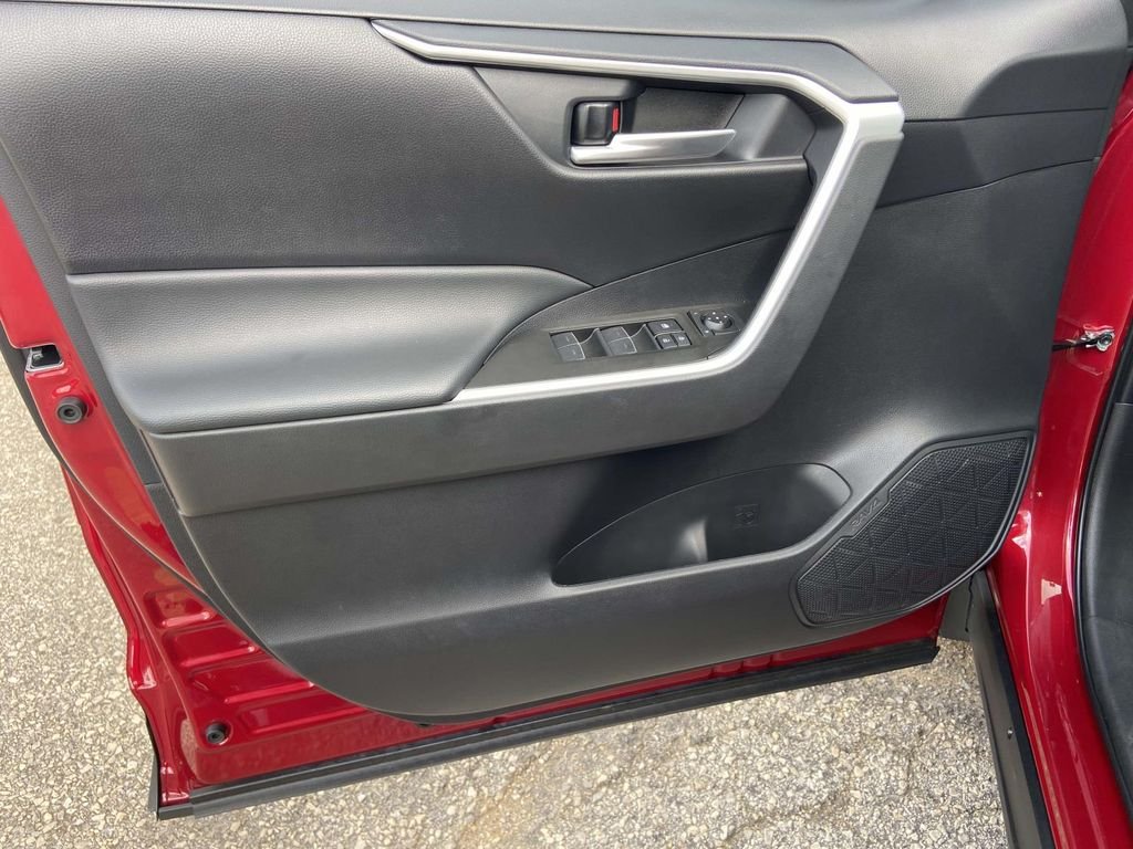 Used 2025 Red Toyota XLE image 15