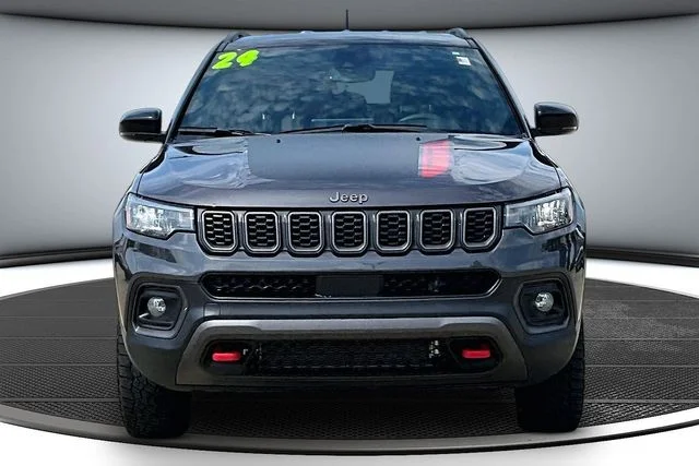 Used 2024 Jeep Compass Trailhawk with VIN 3C4NJDDN7RT121866 for sale in Kansas City