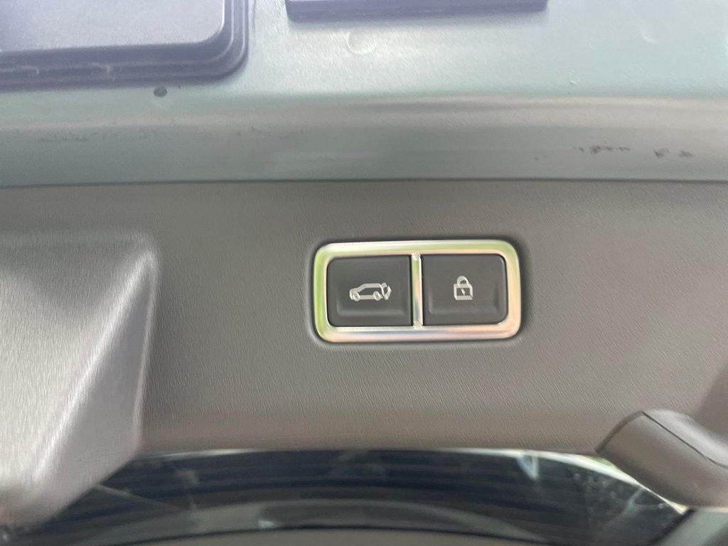 Used 2024 Iceberg Green Kia Wind image 23
