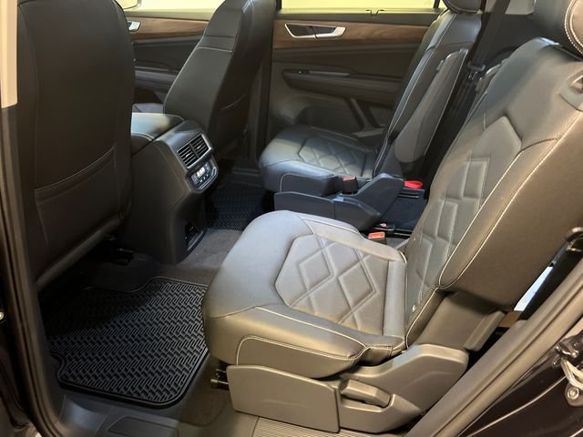 New 2026 Black Volkswagen 2.0T SE w/Technology image 10