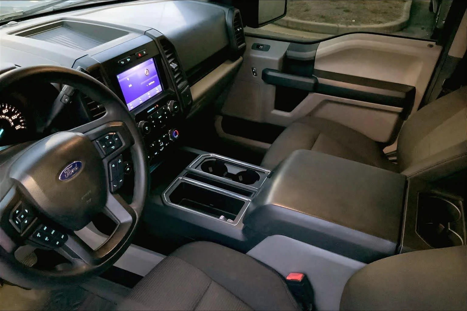 Used 2020 Magnetic Metallic Ford XL image 15