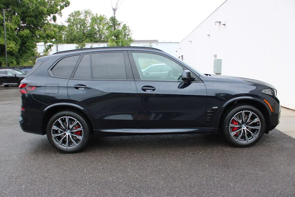 New 2026 Carbon Black Metallic BMW xDrive40i image 30