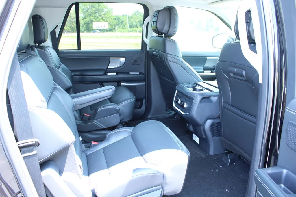 New 2027 Agate Black Metallic Ford MAX Platinum image 25