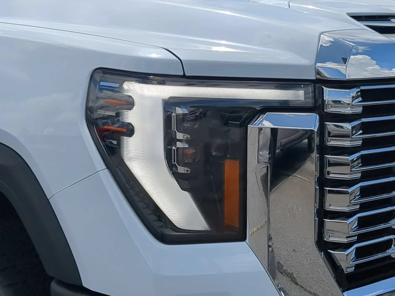2026 GMC Sierra 3500HD Denali - Photo 9