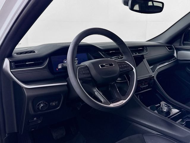Used 2023 White Jeep Altitude X image 9
