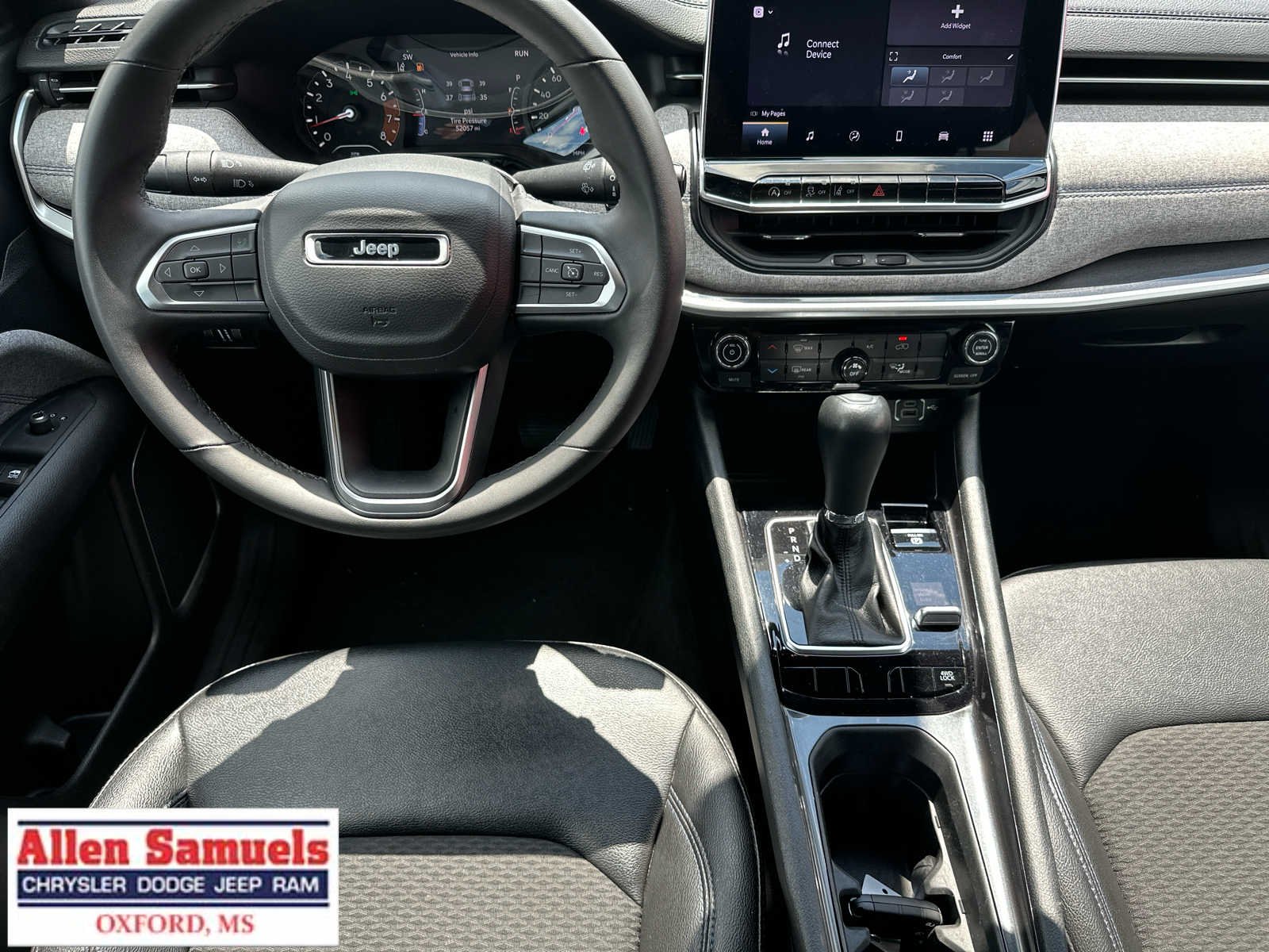 Used 2024 Sting-Gray Clearcoat Jeep Latitude image 14