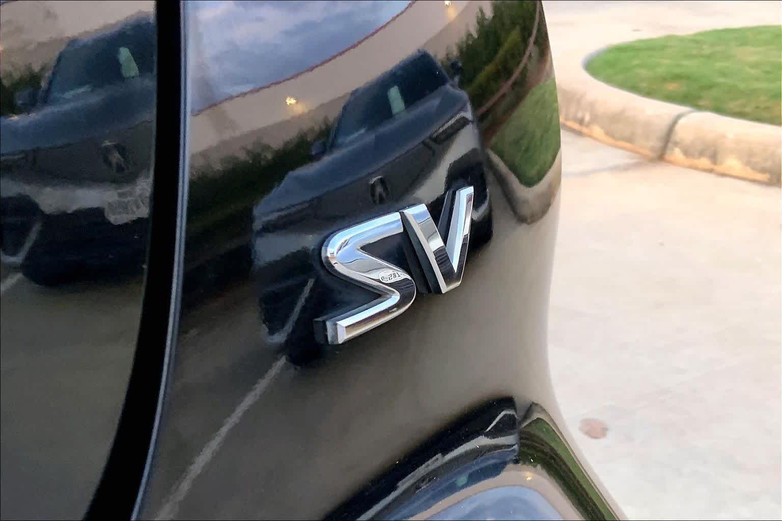 Used 2016 Super Black Nissan SV image 10