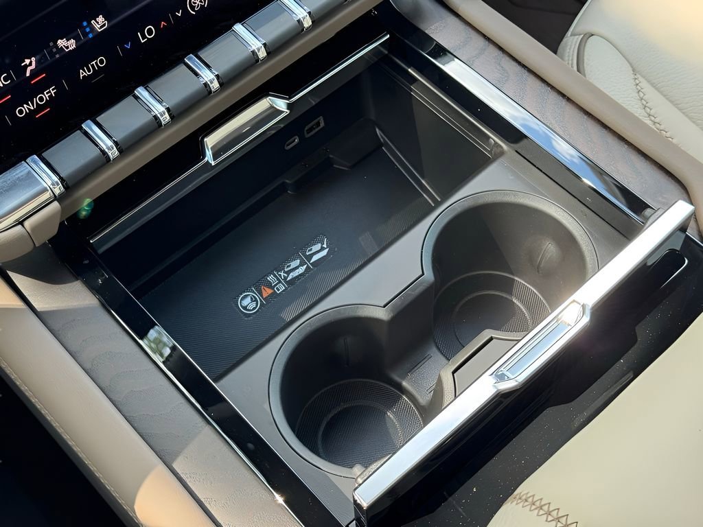 2026 GMC Yukon XL Denali - Photo 23