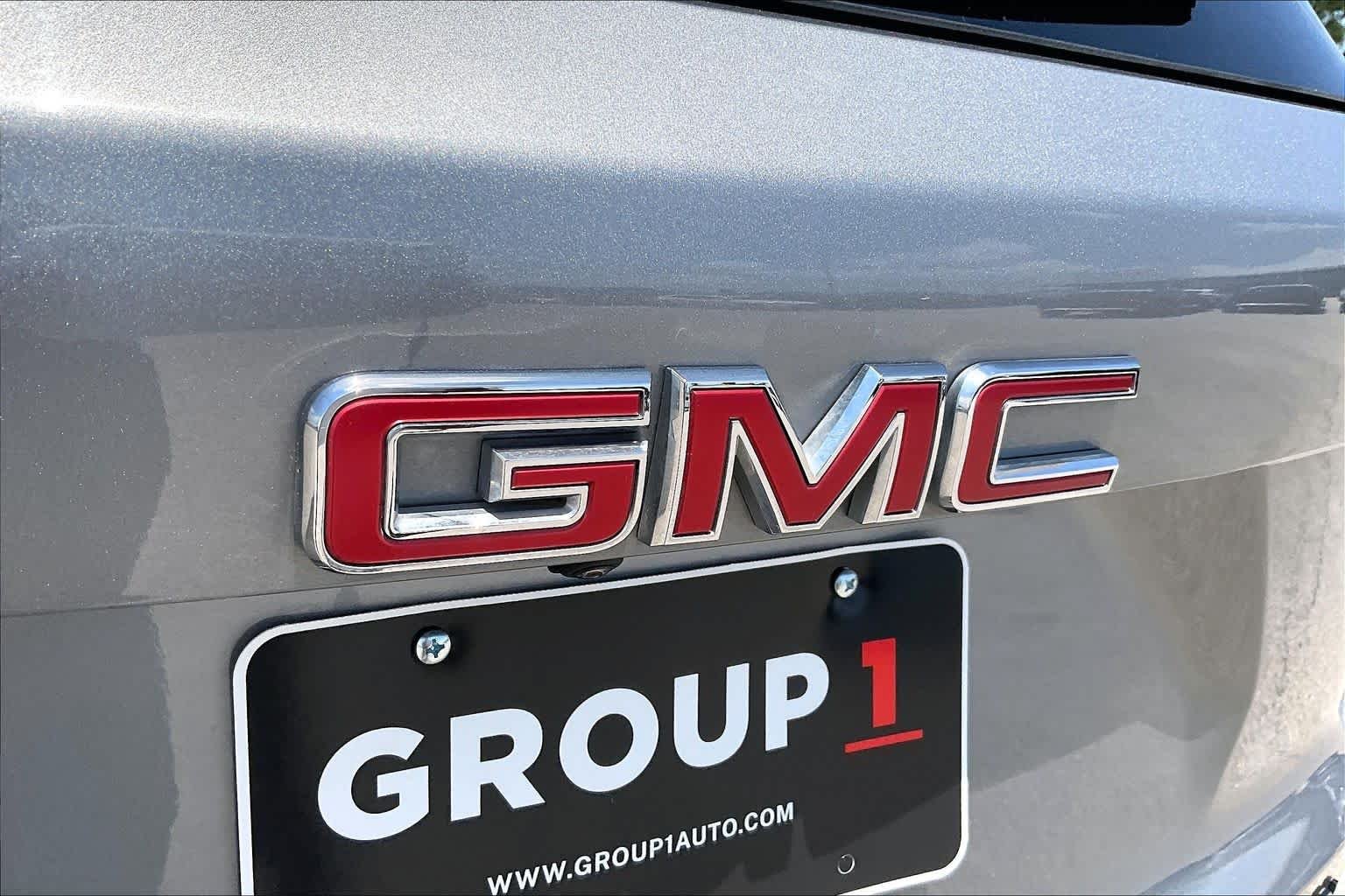 Used 2026 Sterling Metallic GMC AWD Elevation image 30