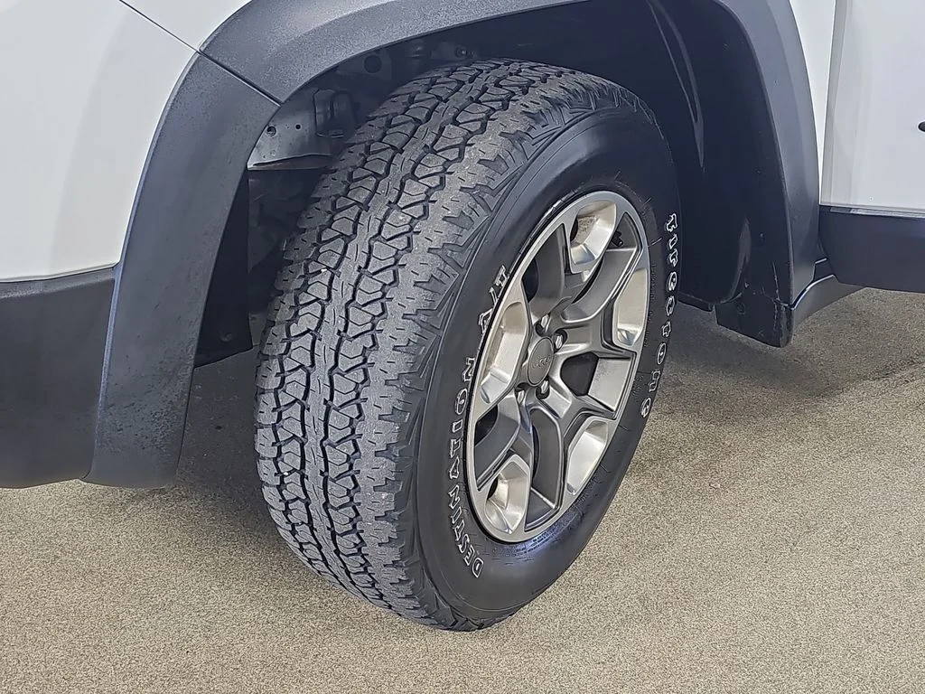 2019 Jeep Cherokee Trailhawk - Photo 36