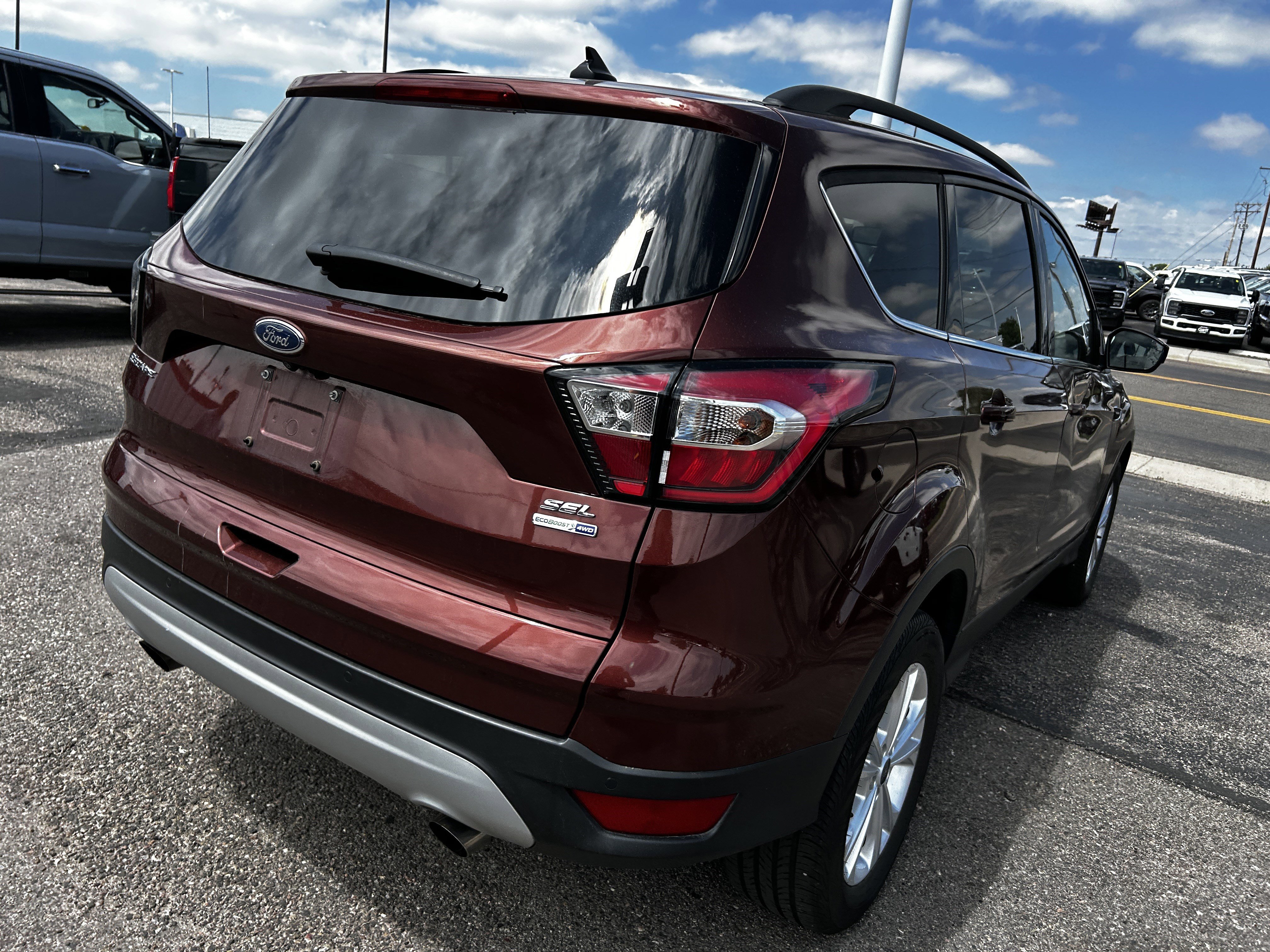 Used 2018 Cinnamon Glaze Ford SEL image 4