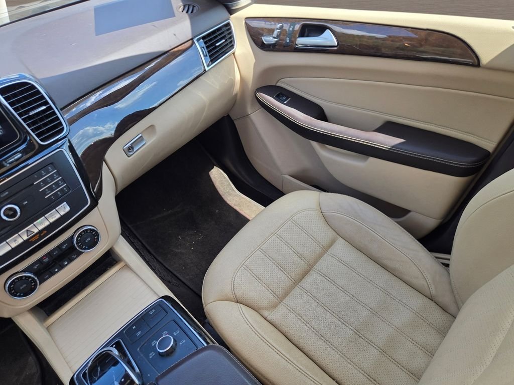Used 2019 White Mercedes-Benz GLE 400 image 15