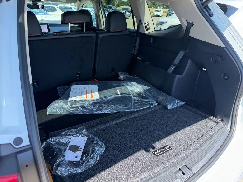 New 2026 Opal White Pearl Volkswagen 2.0T Peak Edition image 29
