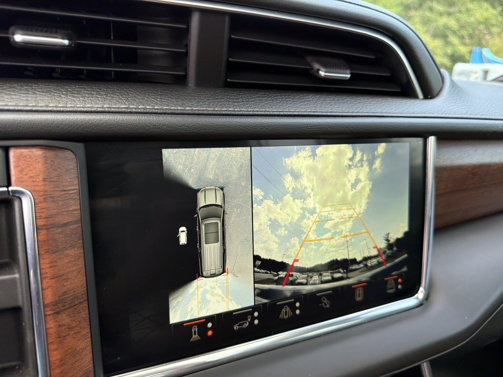 2023 GMC Yukon Denali Ultimate - Photo 37