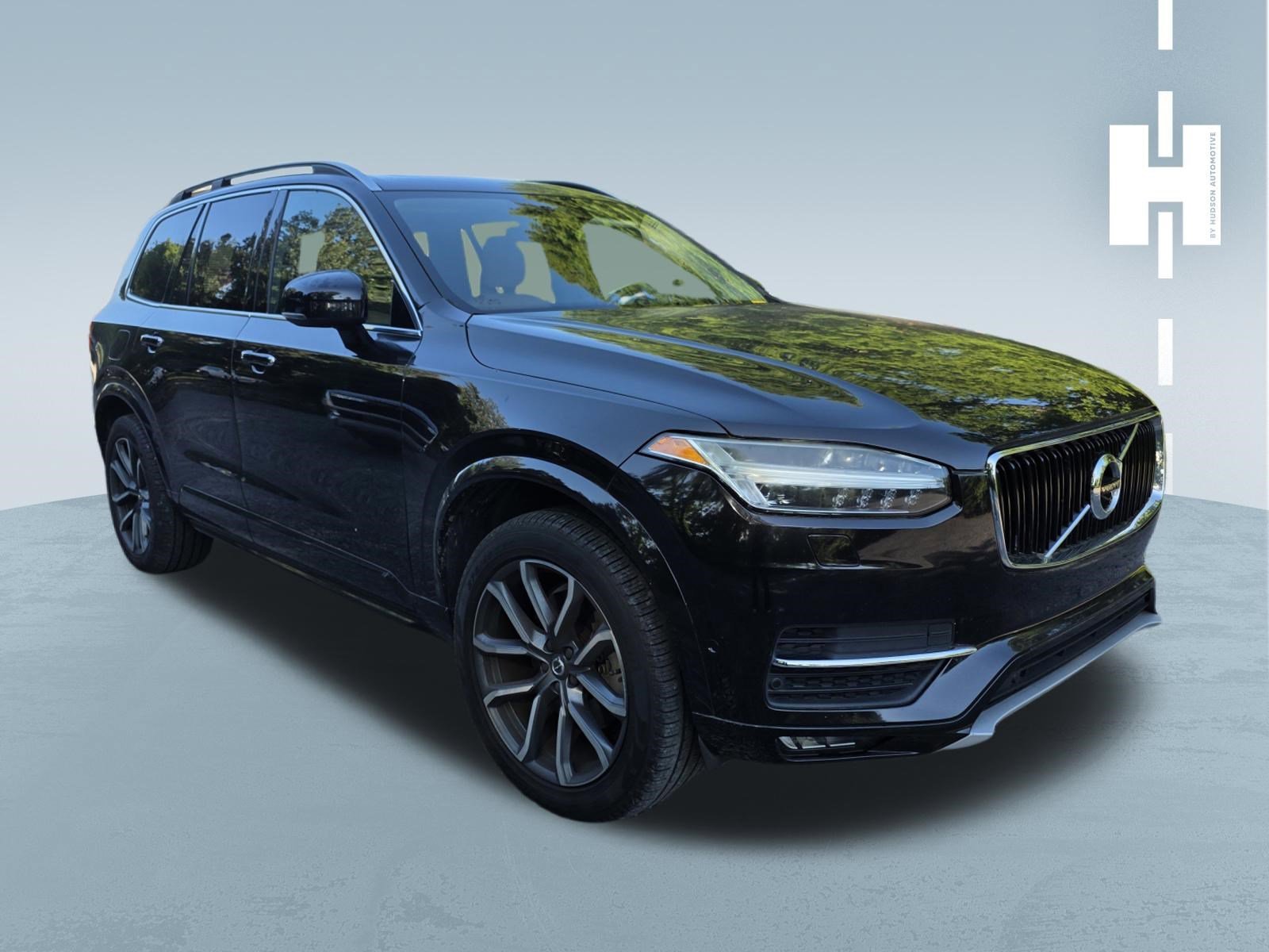 2016 Volvo XC90 T6 AWD Momentum's photo